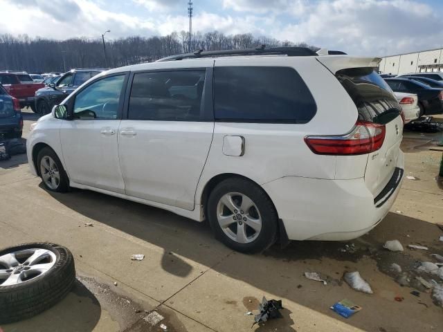 2019 Toyota Sienna LE