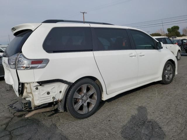 2012 Toyota Sienna Sport