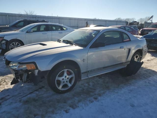 2000 Ford Mustang