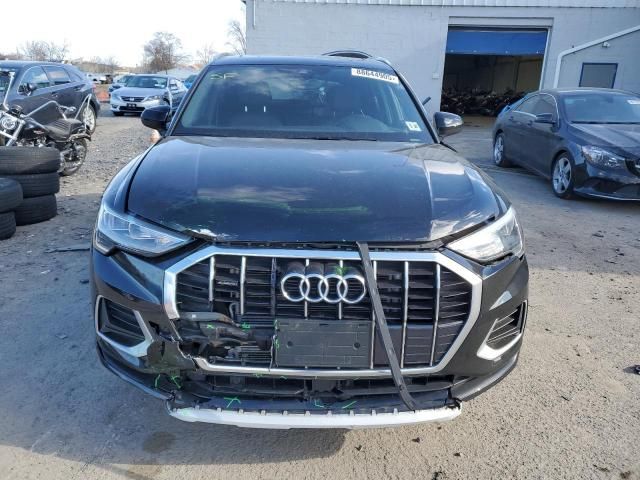 2022 Audi Q3 Premium 40