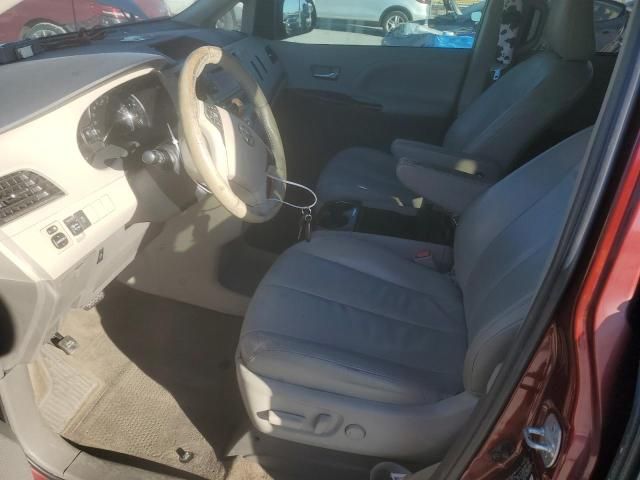 2013 Toyota Sienna XLE