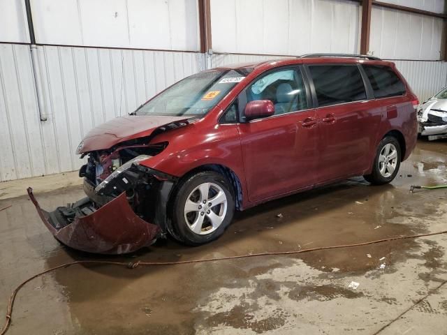 2013 Toyota Sienna LE