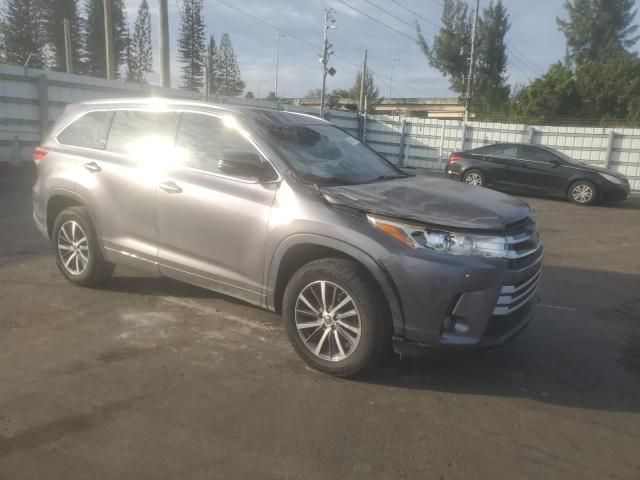 2017 Toyota Highlander SE