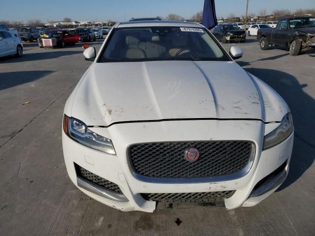 2016 Jaguar XF Prestige