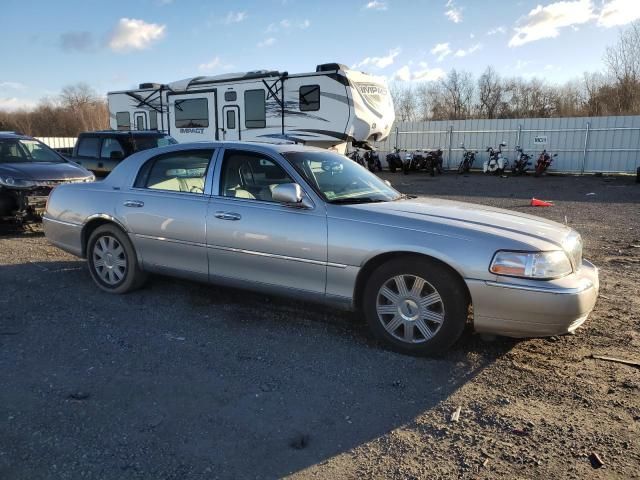 2005 Lincoln Town Car Signature Limited