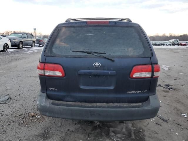 2001 Toyota Sienna LE