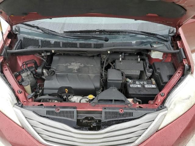 2012 Toyota Sienna XLE