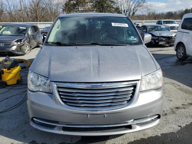 2016 Chrysler Town & Country Touring