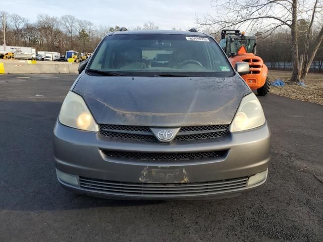 2004 Toyota Sienna XLE