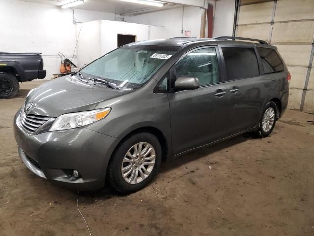 2012 Toyota Sienna XLE