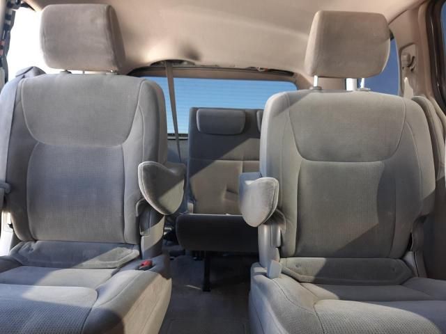 2005 Toyota Sienna CE