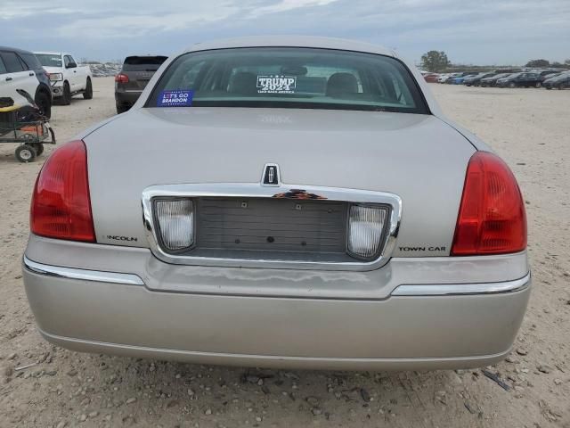 2006 Lincoln Town Car Signature