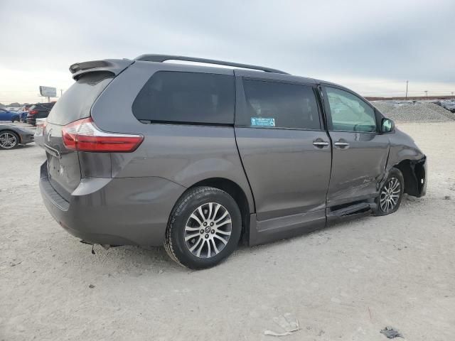 2018 Toyota Sienna XLE