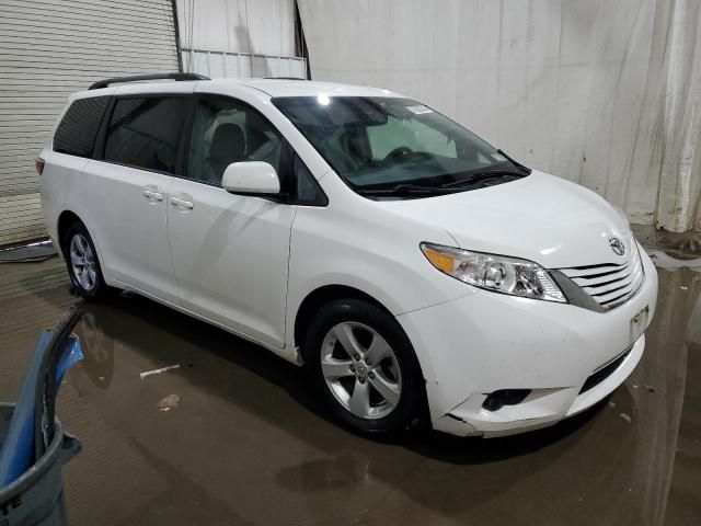 2015 Toyota Sienna LE