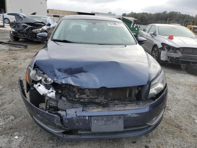 2012 Volkswagen Passat SEL