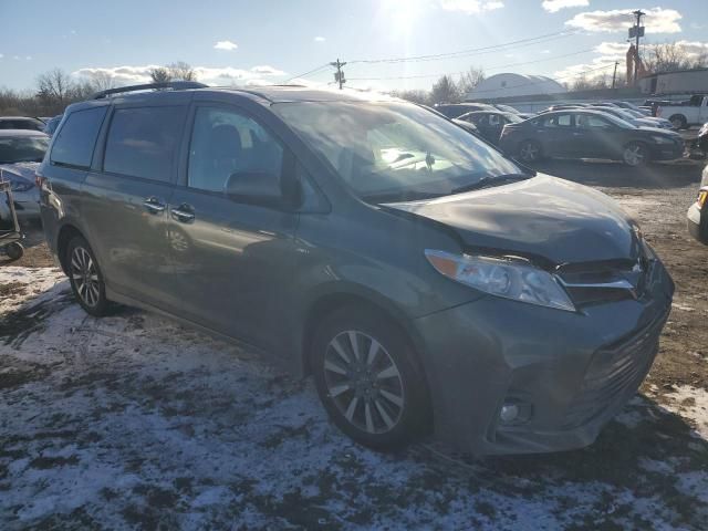 2018 Toyota Sienna XLE