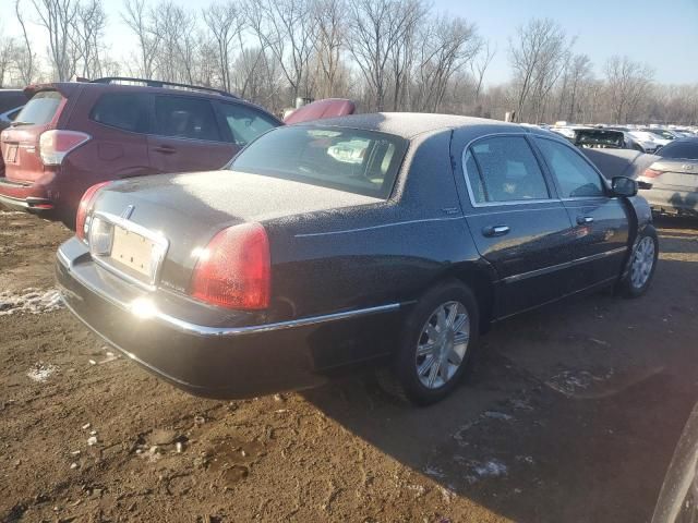 2011 Lincoln Town Car Signature Limited