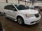 2016 Chrysler Town & Country Limited Platinum