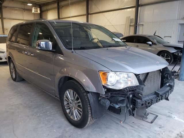 2013 Chrysler Town & Country Touring L