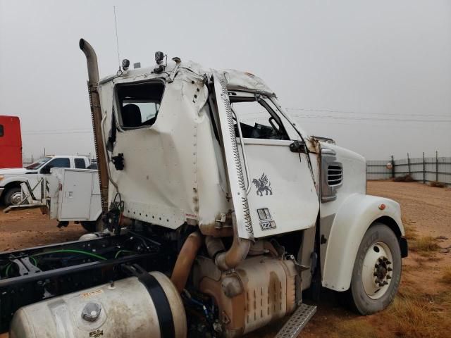 2020 Freightliner 122SD