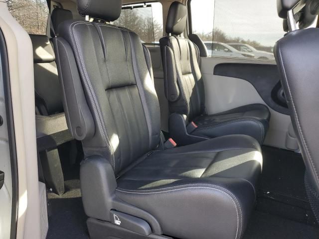 2015 Chrysler Town & Country Touring