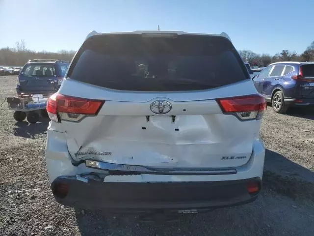 2018 Toyota Highlander SE