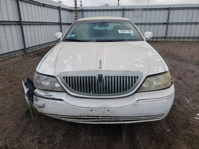 2006 Lincoln Town Car Signature