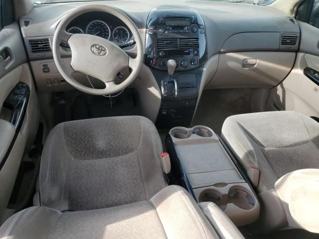 2005 Toyota Sienna CE