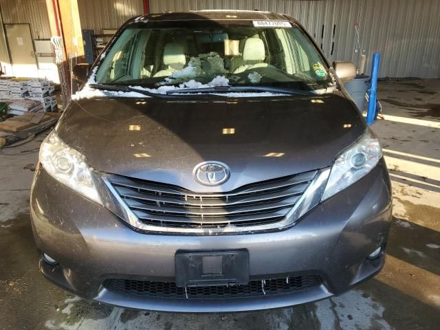 2013 Toyota Sienna XLE