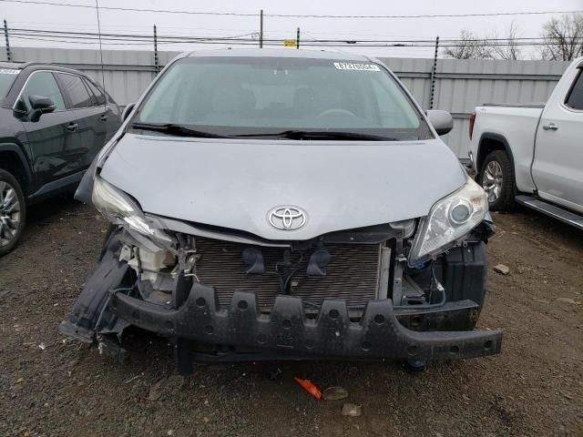 2013 Toyota Sienna XLE