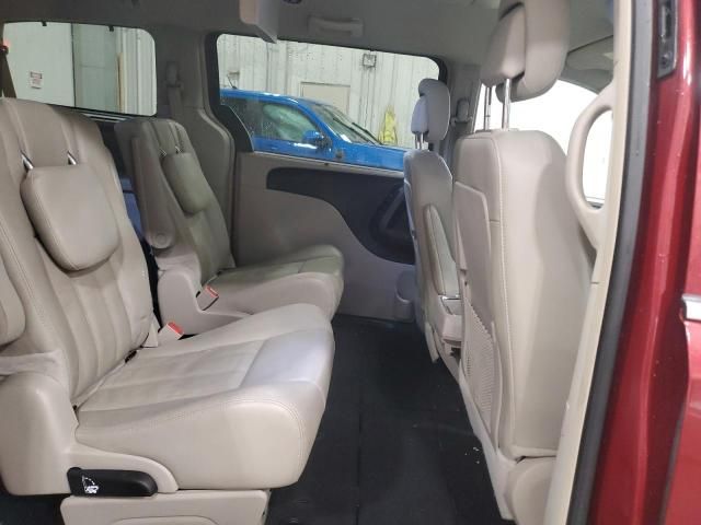 2014 Chrysler Town & Country Touring L