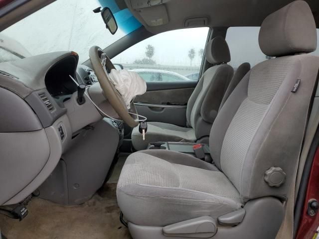 2007 Toyota Sienna CE