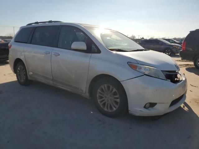 2016 Toyota Sienna XLE