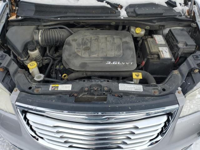 2013 Chrysler Town & Country Touring L