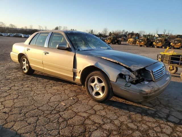 1999 Ford Crown Victoria