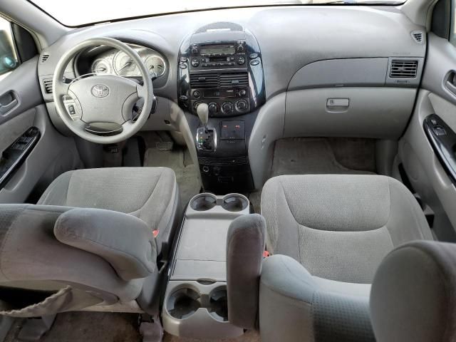 2005 Toyota Sienna CE