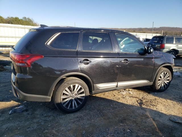 2020 Mitsubishi Outlander SE