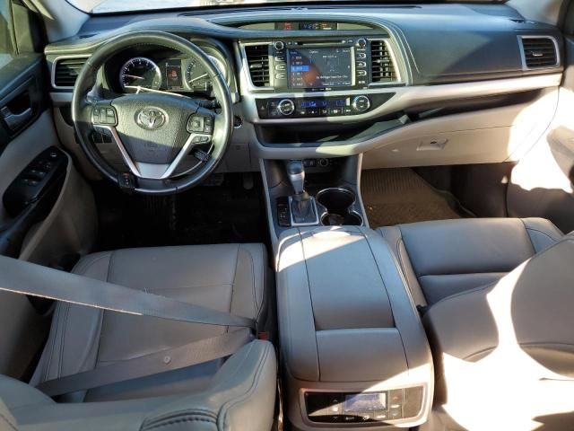 2017 Toyota Highlander SE