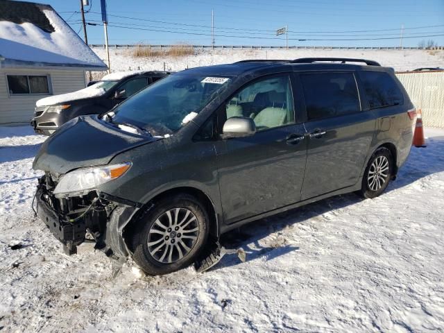 2018 Toyota Sienna XLE