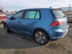 2016 Volkswagen E-GOLF SE