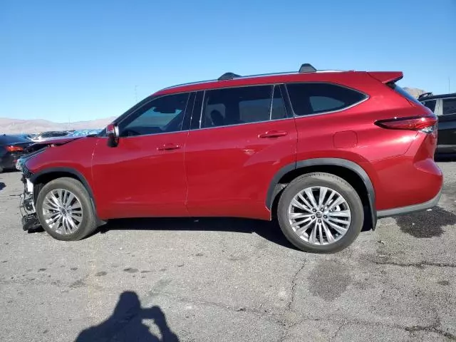 2022 Toyota Highlander Platinum