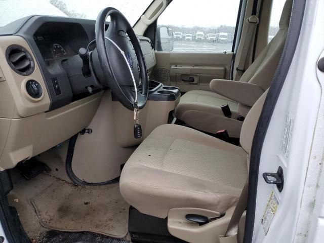 2010 Ford Econoline E350 Super Duty Wagon