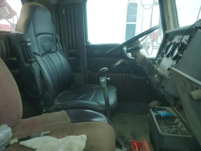 1998 Kenworth Construction T800