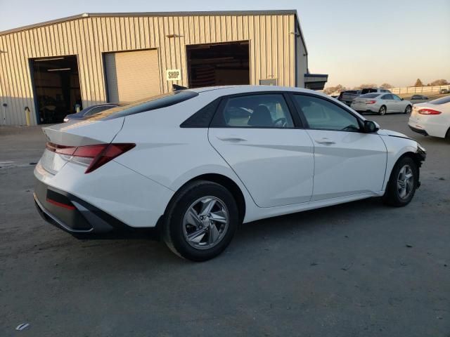 2024 Hyundai Elantra SE