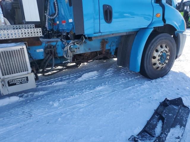 2015 Freightliner Cascadia 113