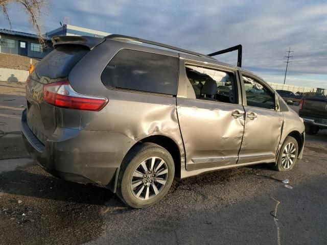 2019 Toyota Sienna XLE