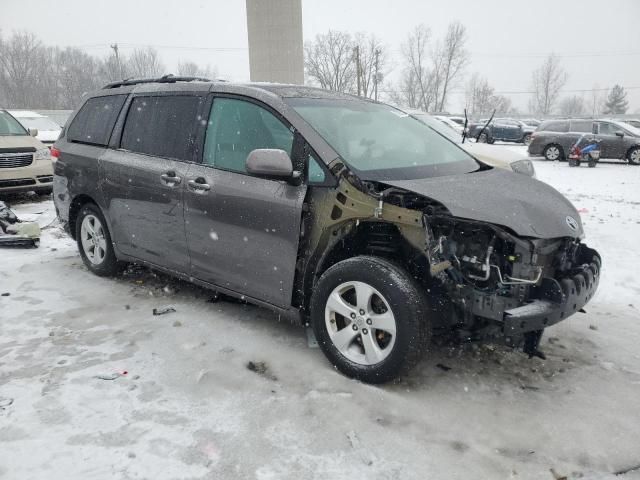 2014 Toyota Sienna LE