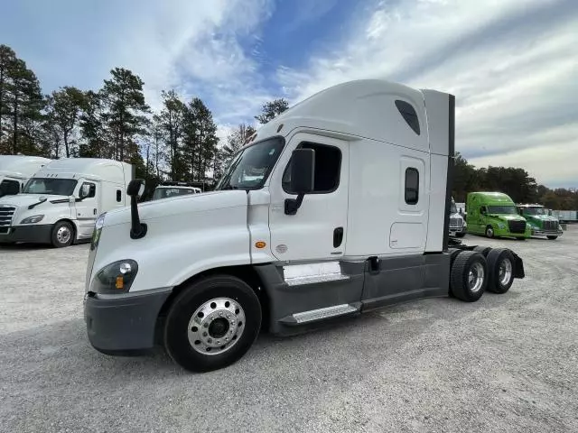 2019 Freightliner Cascadia 125