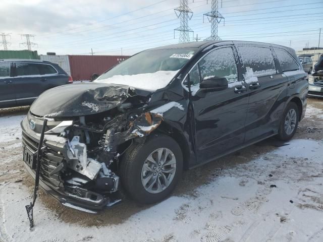 2024 Toyota Sienna LE