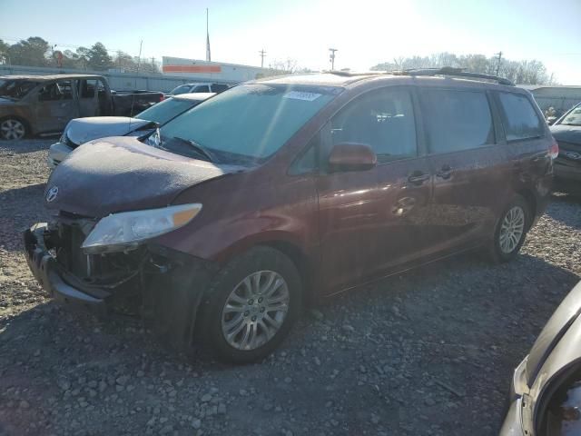 2011 Toyota Sienna XLE